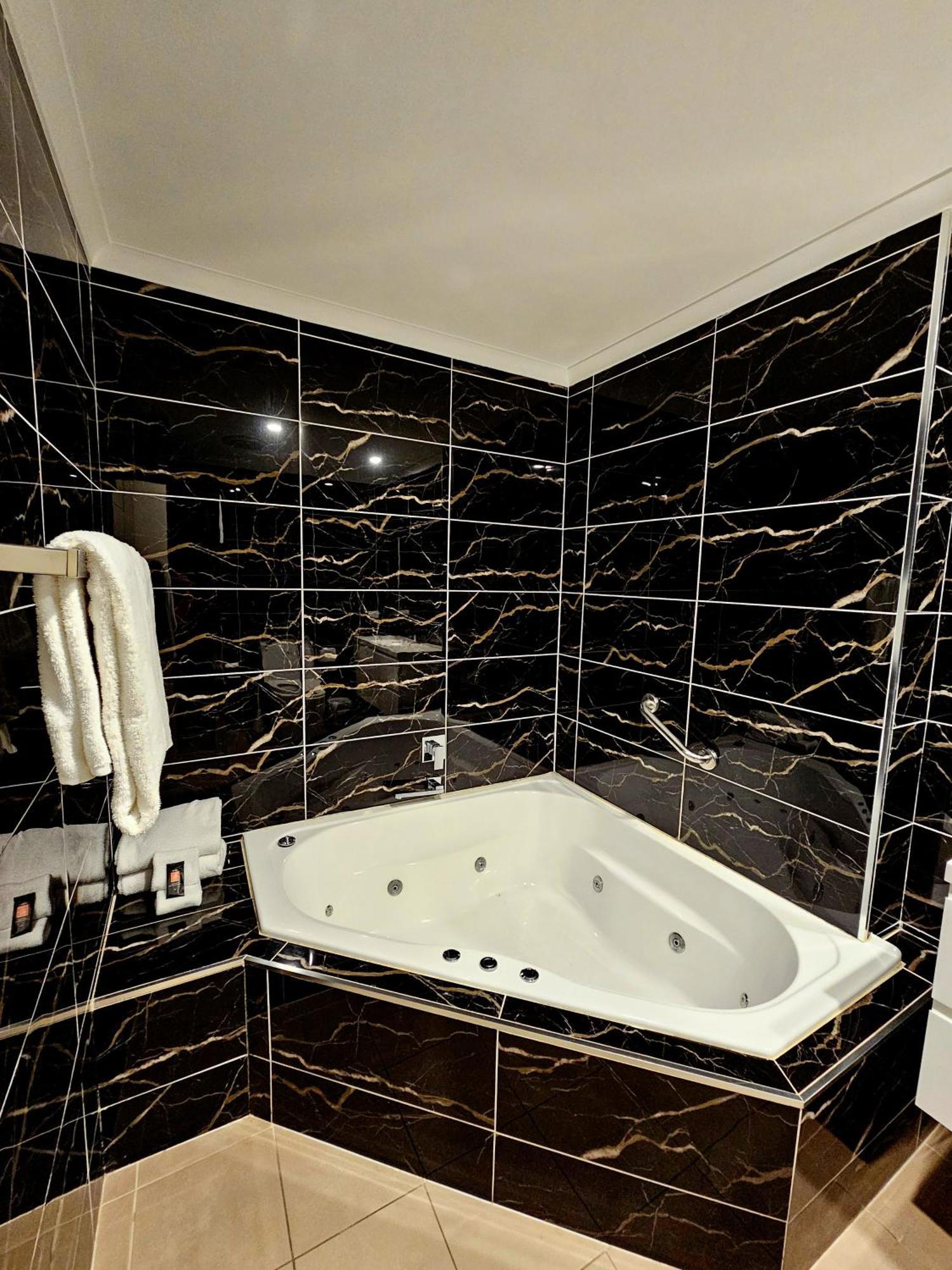 Motel Shores And Conference Centre 4*