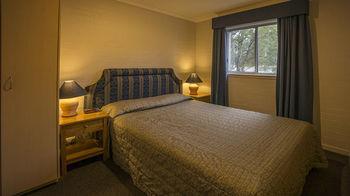 Motel Shores And Conference Centre