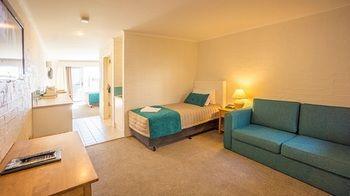 Motel Shores And Conference Centre