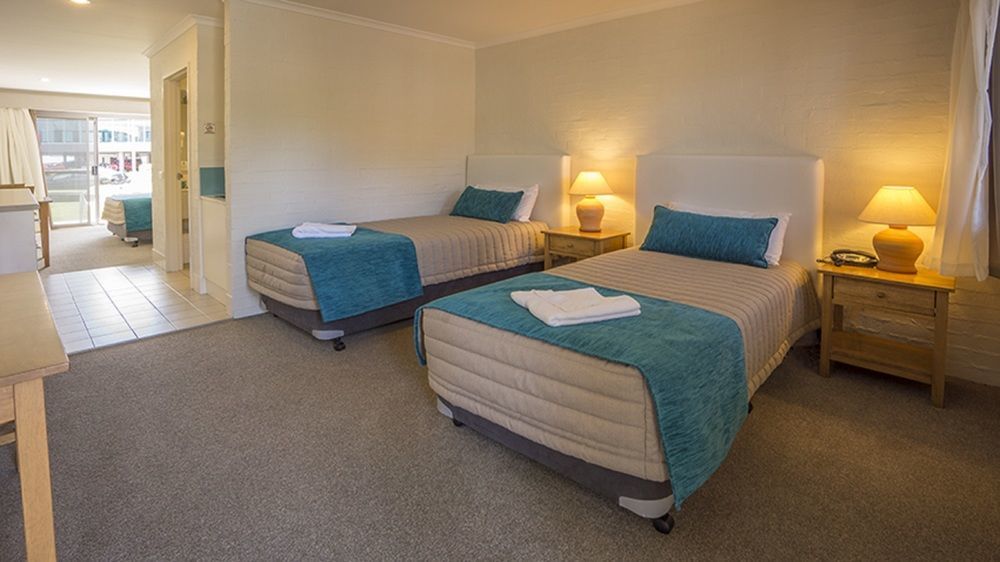 Motel Shores And Conference Centre 4*